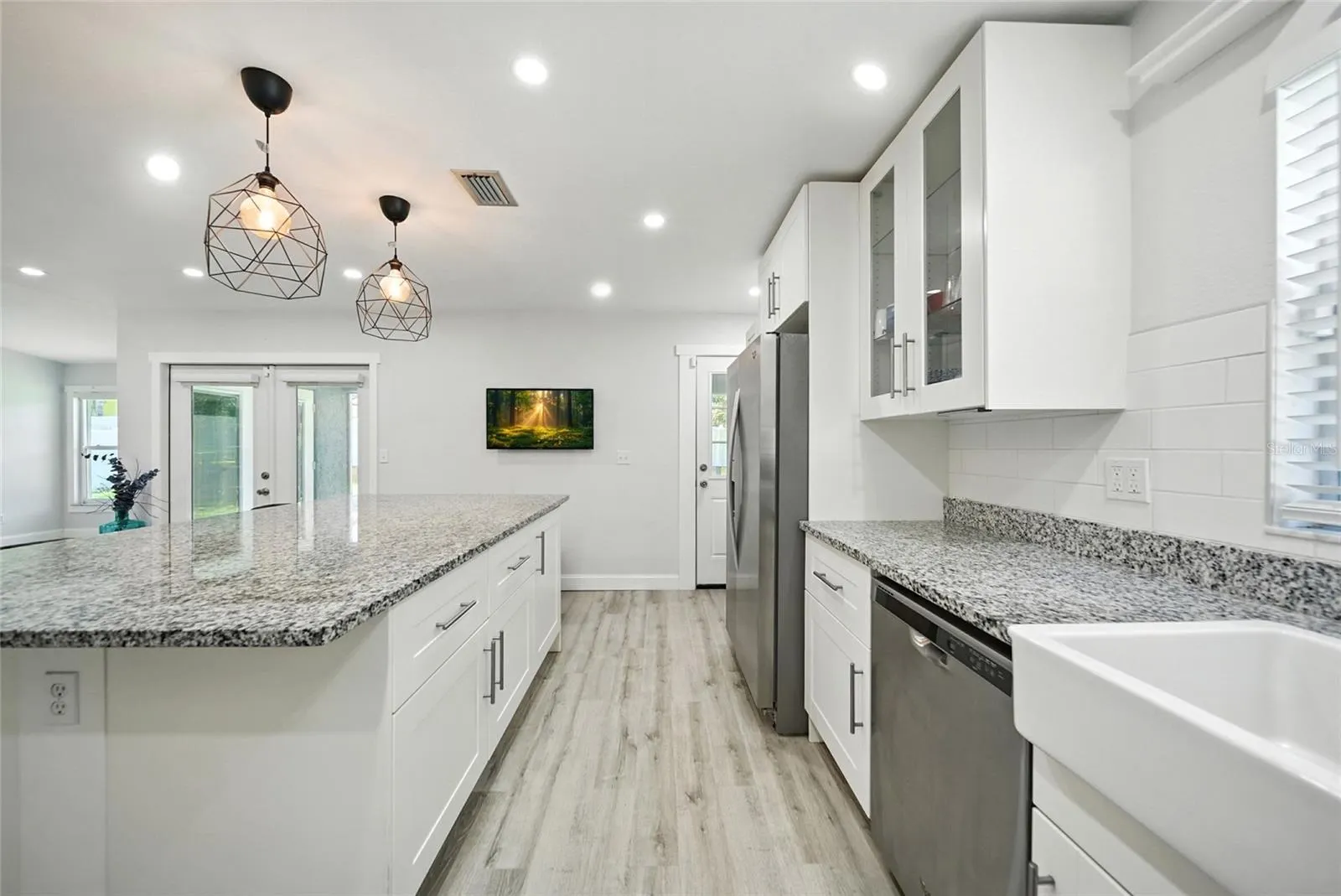 29 HARBOR OAKS CIR