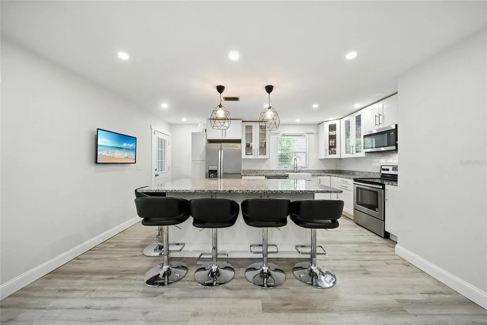 29 HARBOR OAKS CIR