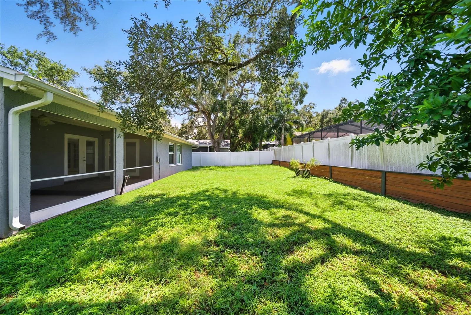 29 HARBOR OAKS CIR