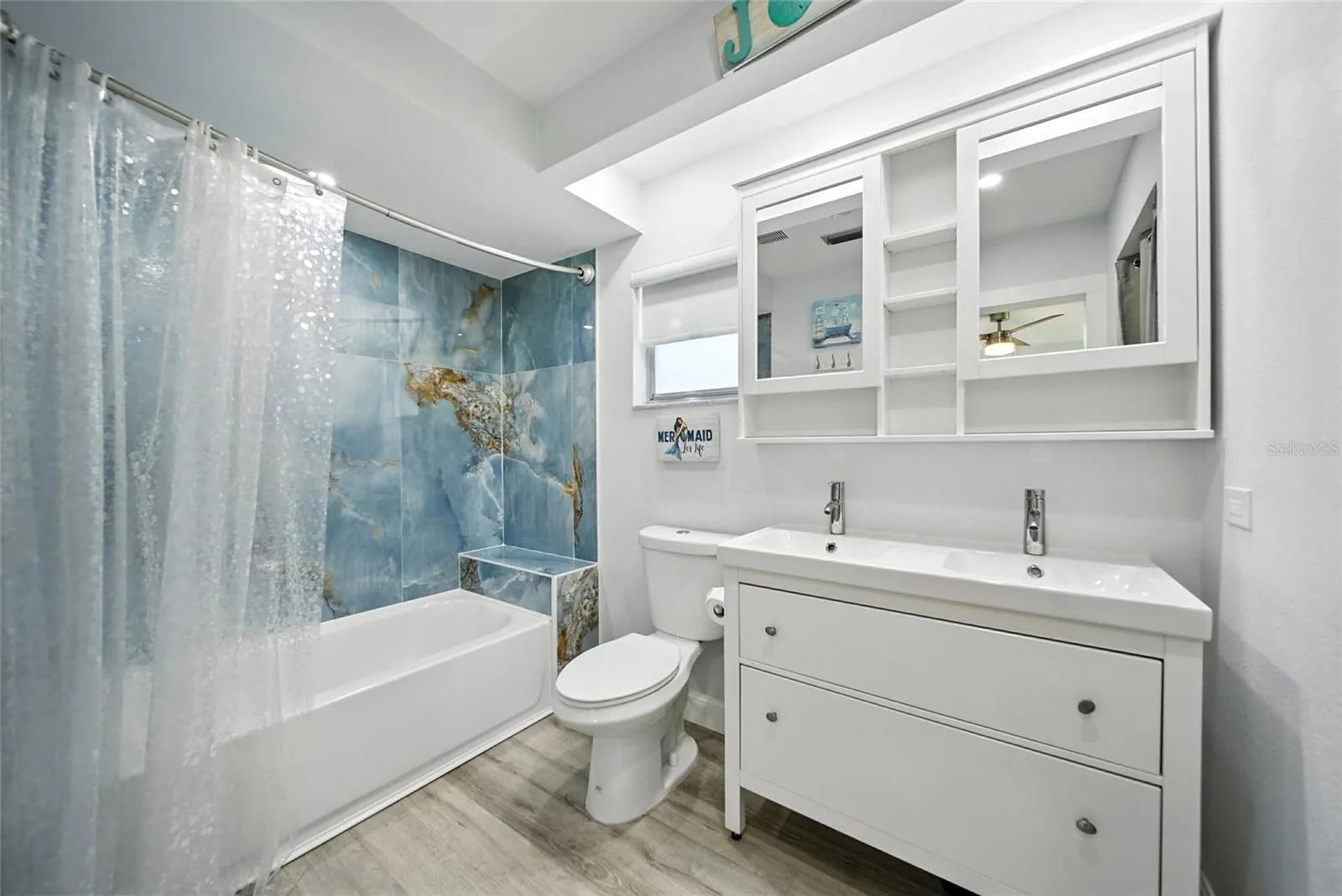 29 HARBOR OAKS CIR