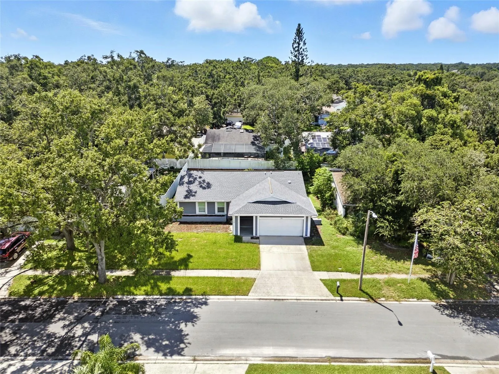 29 HARBOR OAKS CIR