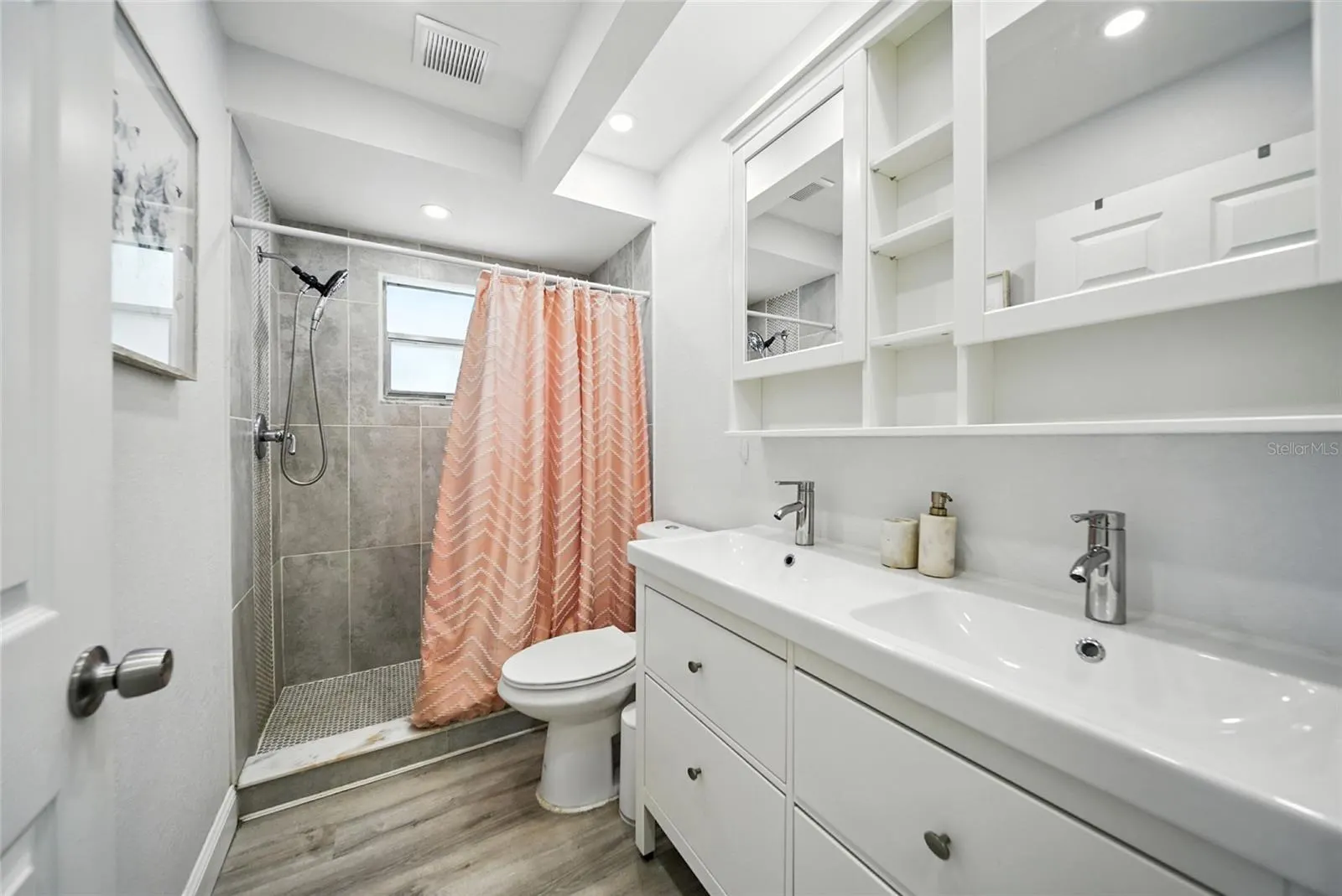 29 HARBOR OAKS CIR