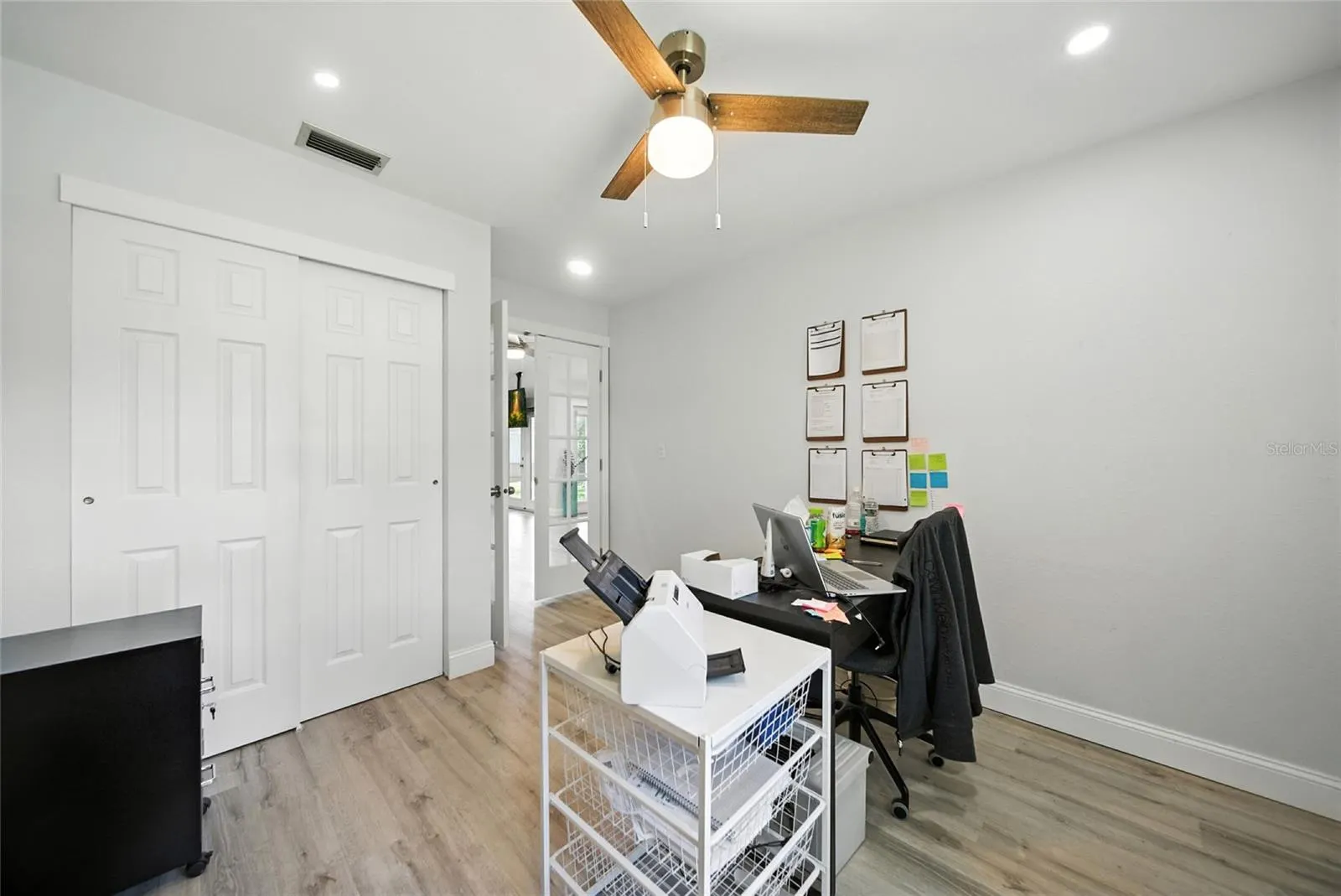 29 HARBOR OAKS CIR