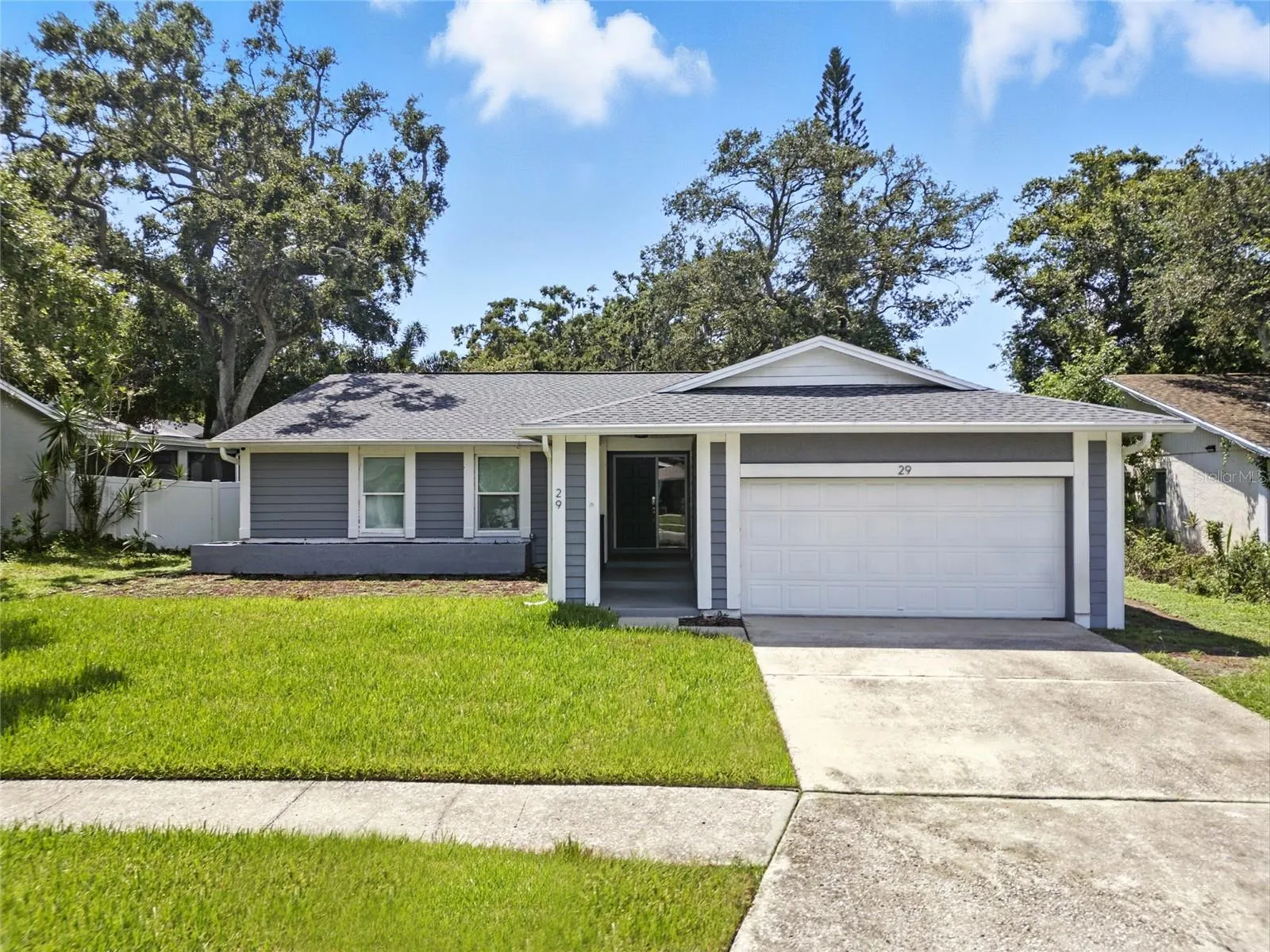 29 HARBOR OAKS CIR