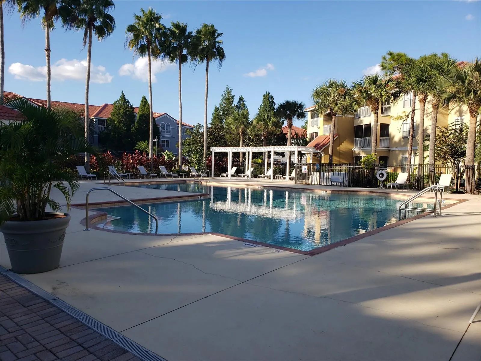 18001 RICHMOND PLACE DR #925, #925