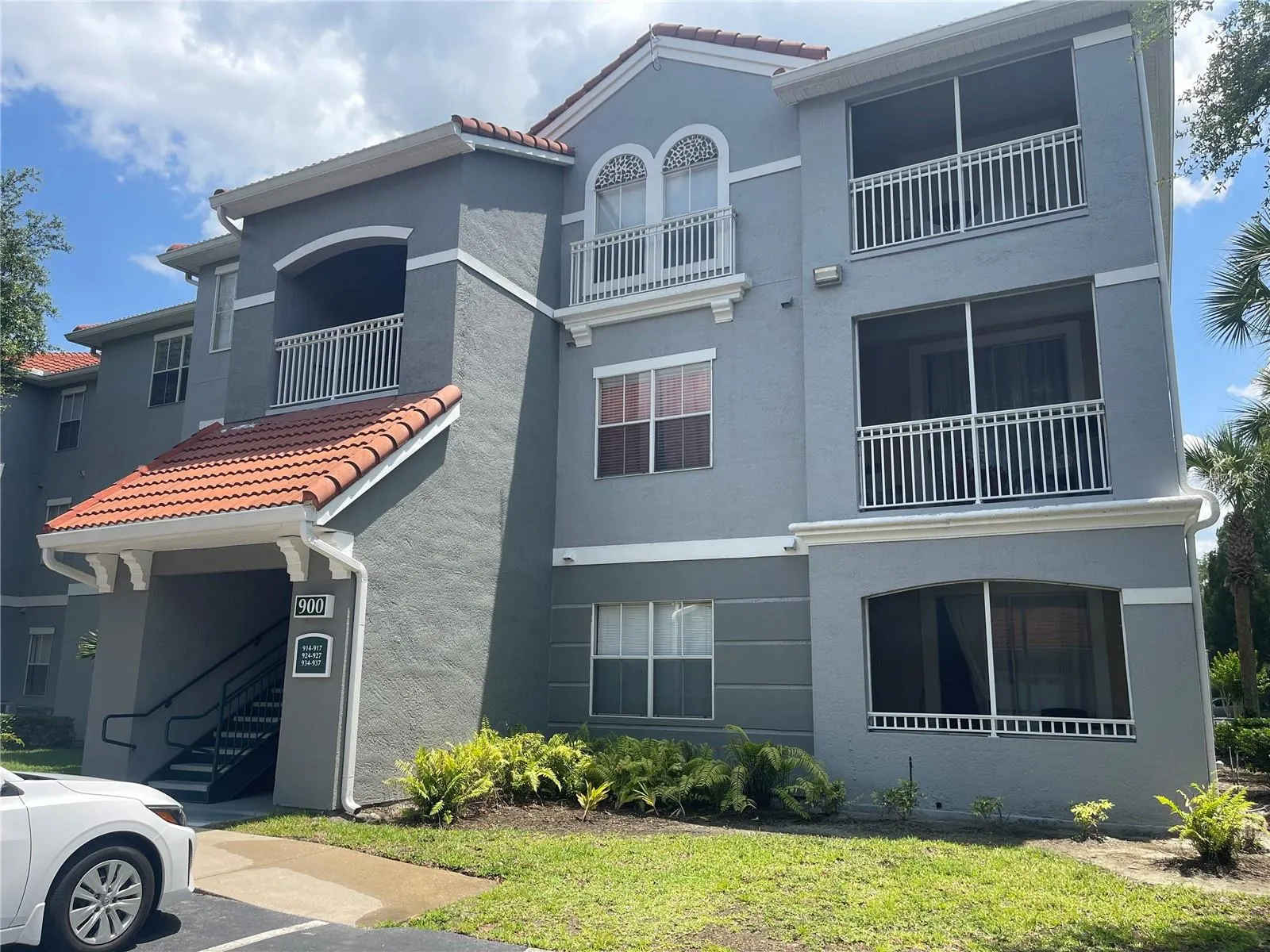 18001 RICHMOND PLACE DR #925, #925