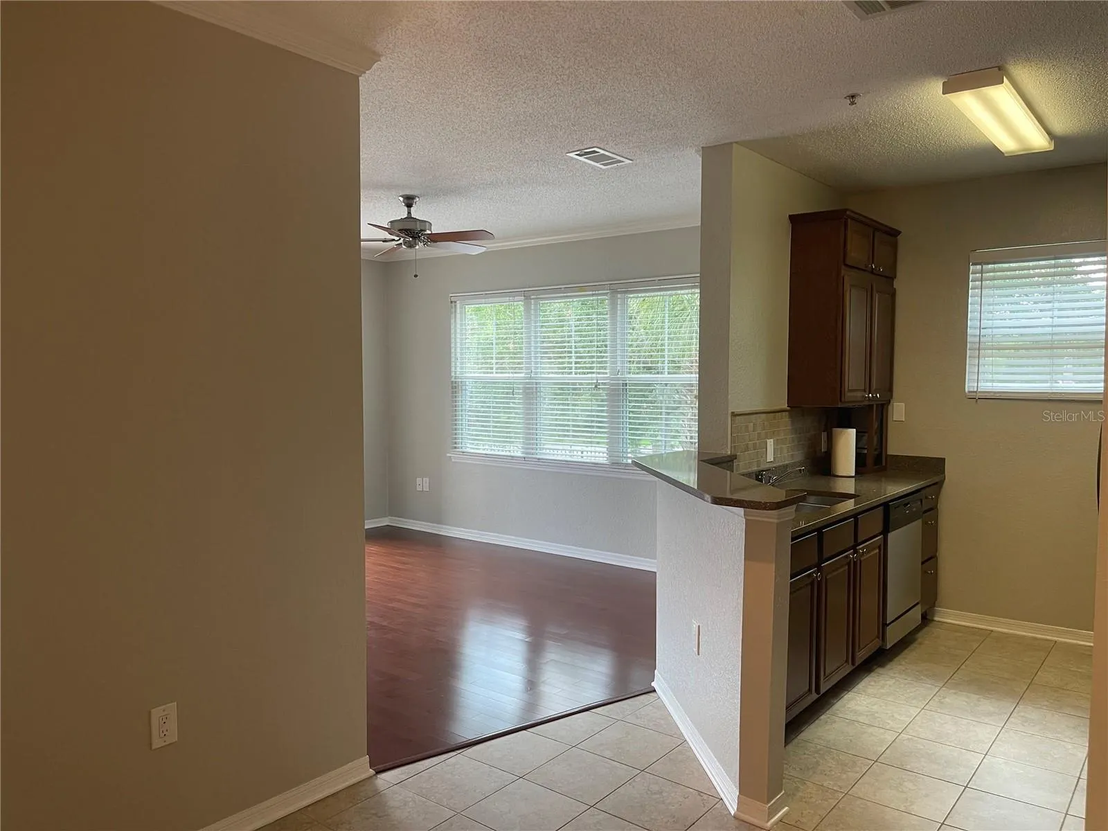 18001 RICHMOND PLACE DR #925, #925