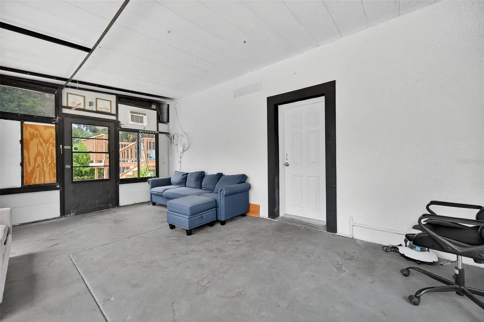 1726 W HUMPHREY ST