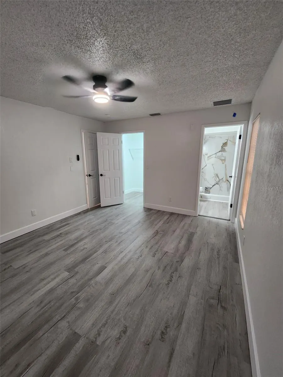 8058 DEERWOOD CIR