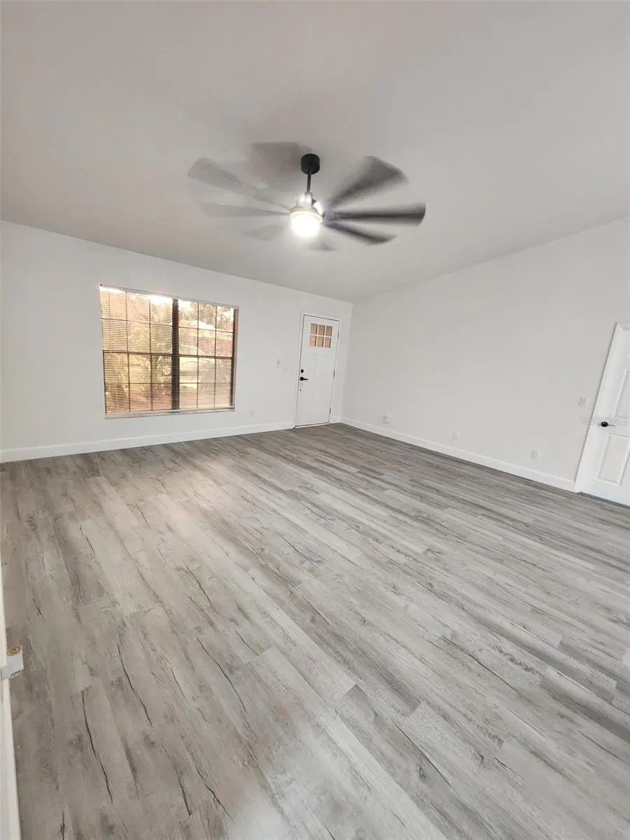 8058 DEERWOOD CIR
