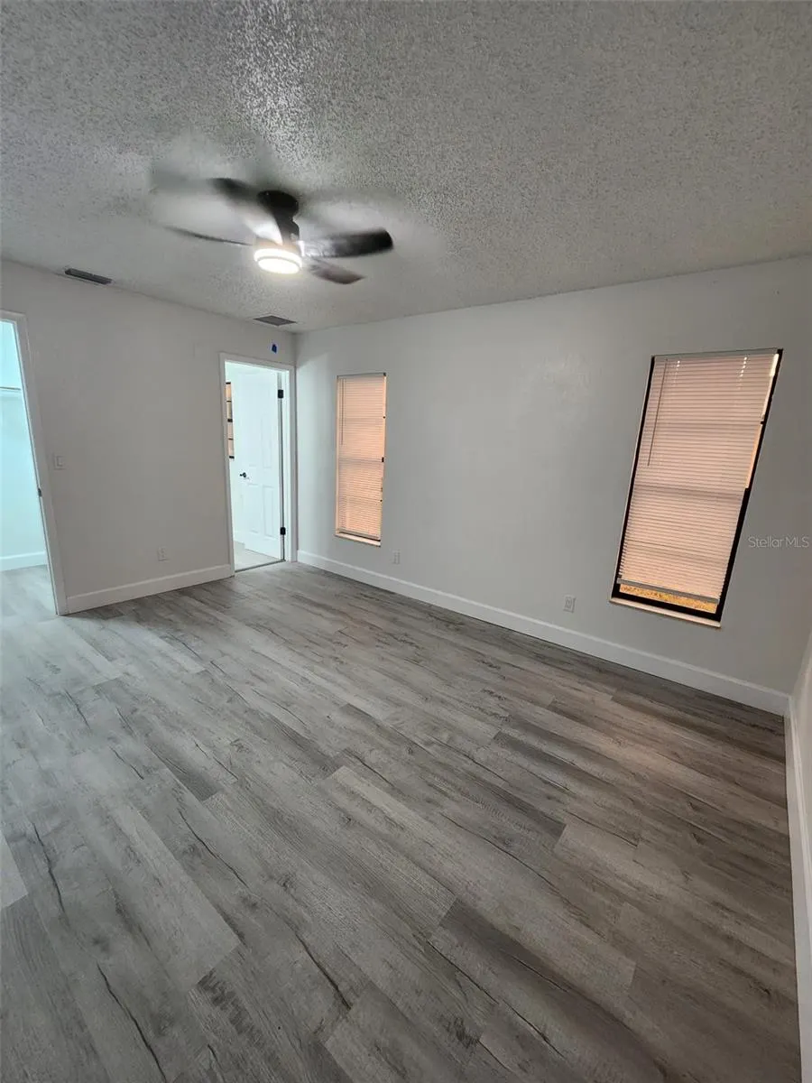 8058 DEERWOOD CIR
