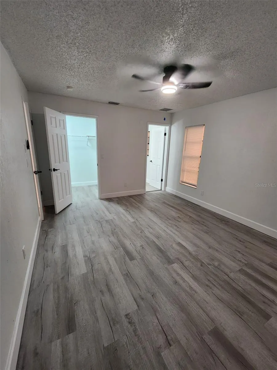 8058 DEERWOOD CIR