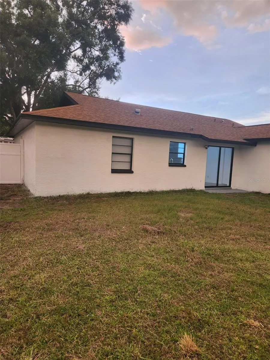 8058 DEERWOOD CIR