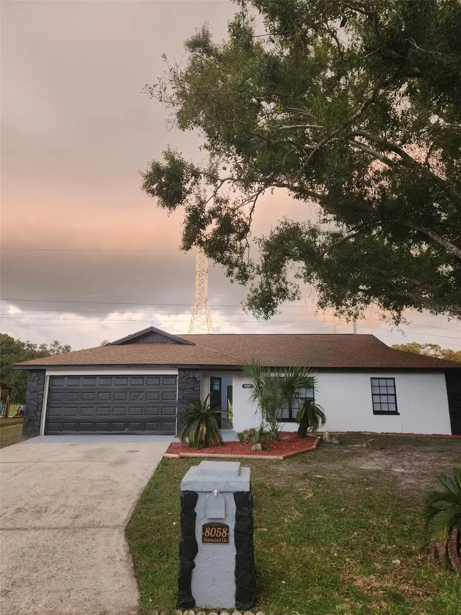 8058 DEERWOOD CIR