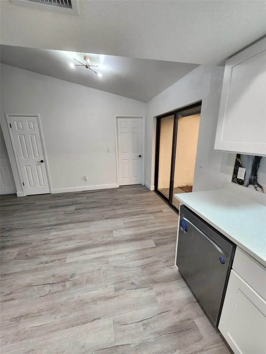 8058 DEERWOOD CIR