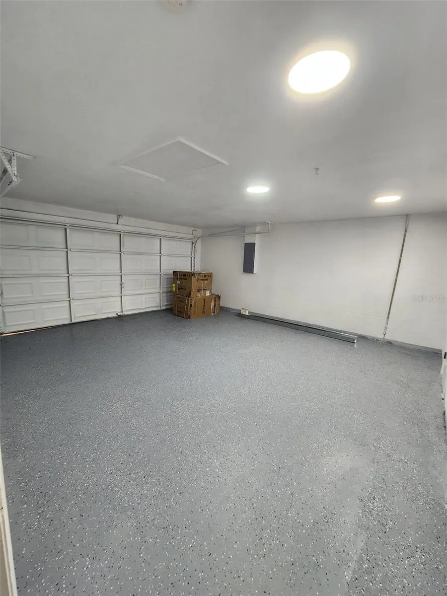 8058 DEERWOOD CIR