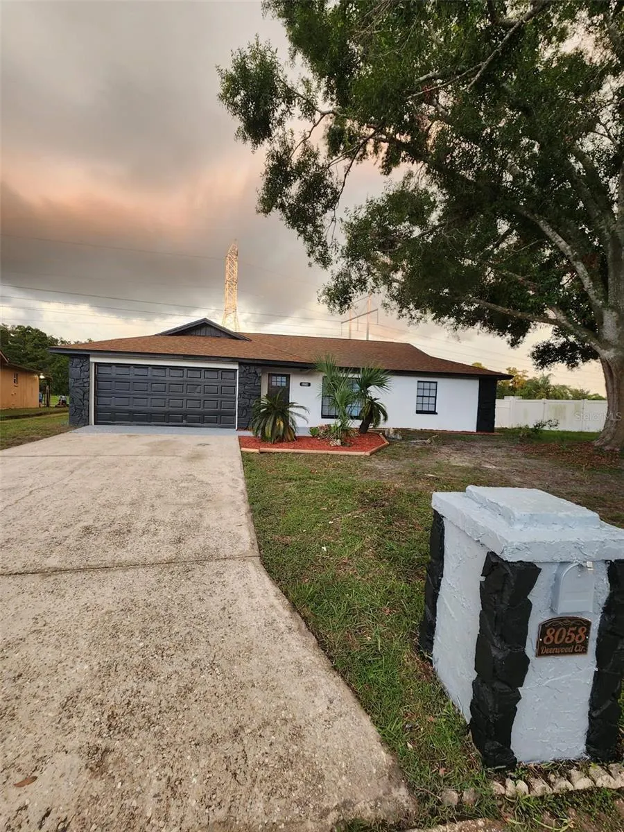 8058 DEERWOOD CIR