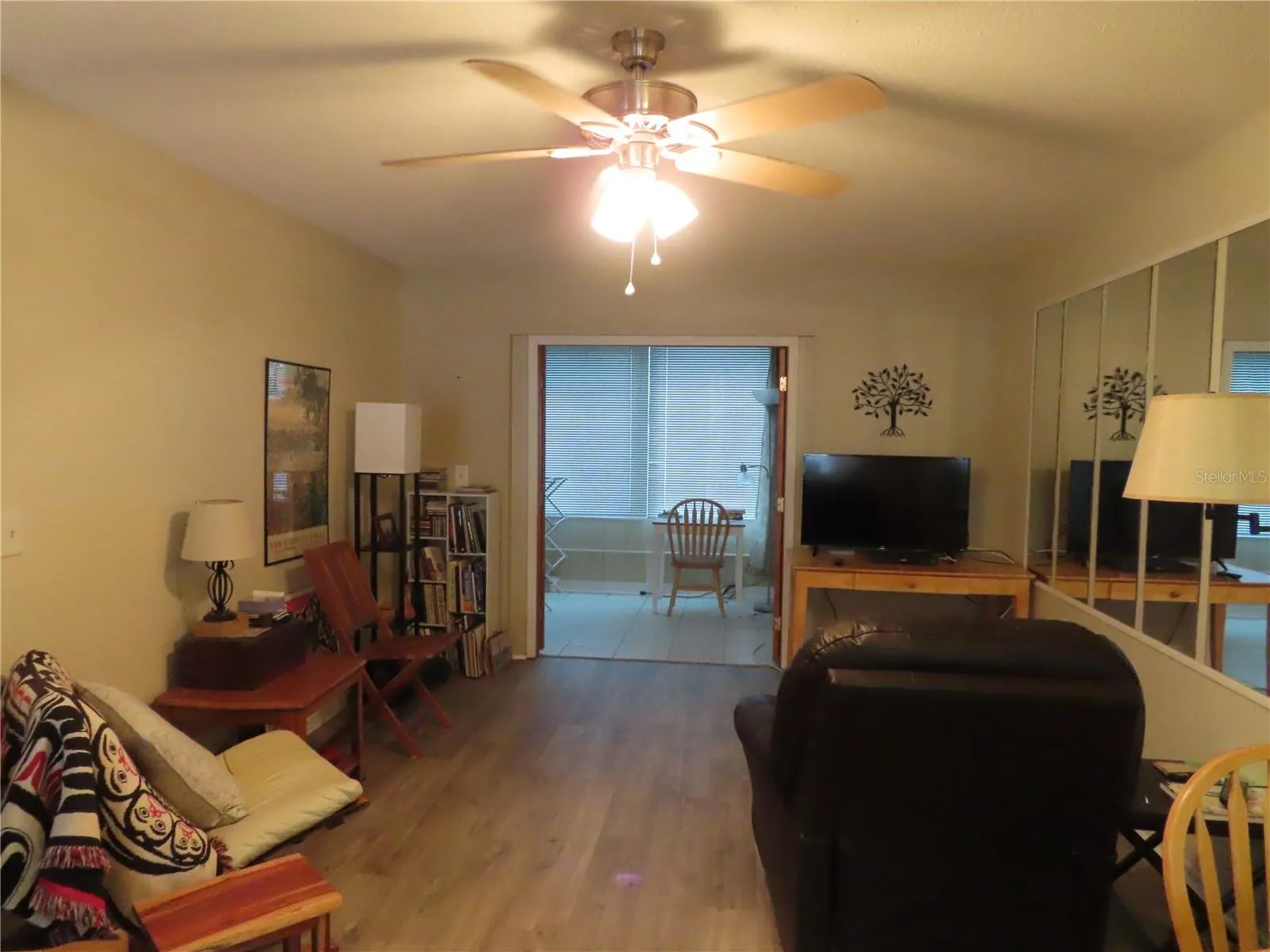 300 CLYDE LN #207, #207
