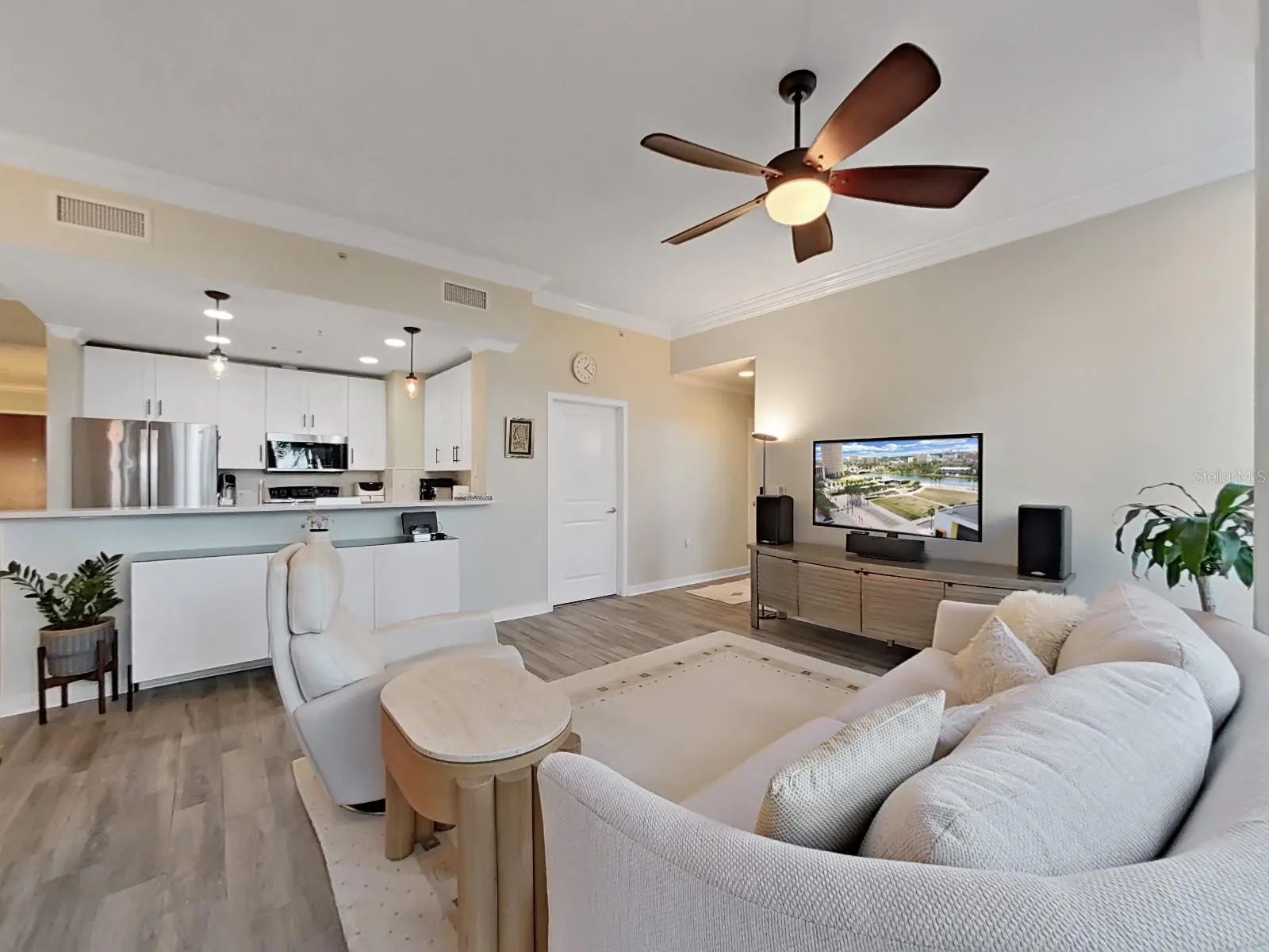 777 N ASHLEY DR #807, #807