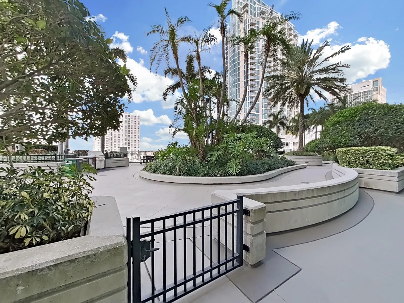 777 N ASHLEY DR #807, #807