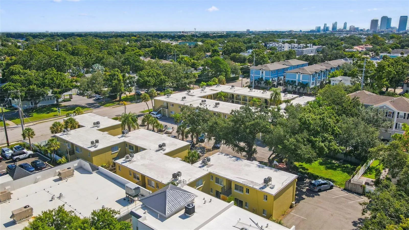 3206 W AZEELE ST #104, #104