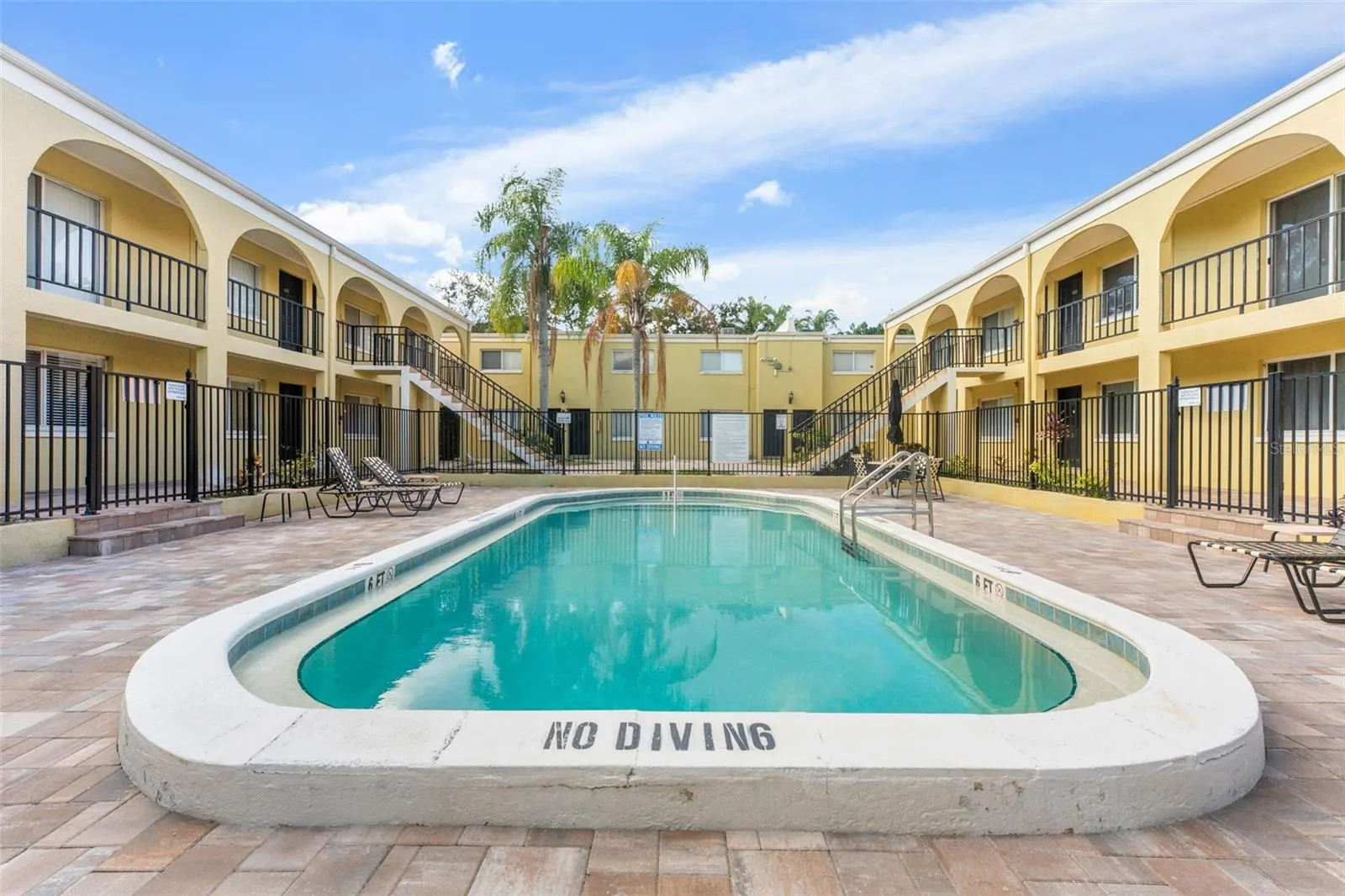 3206 W AZEELE ST #104, #104