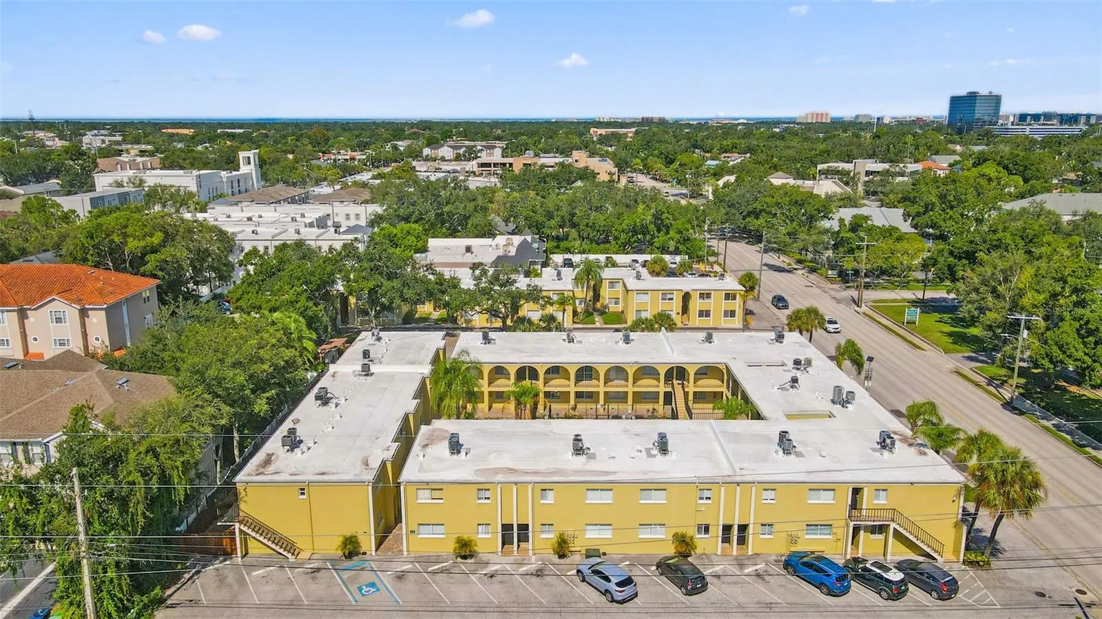 3206 W AZEELE ST #104, #104