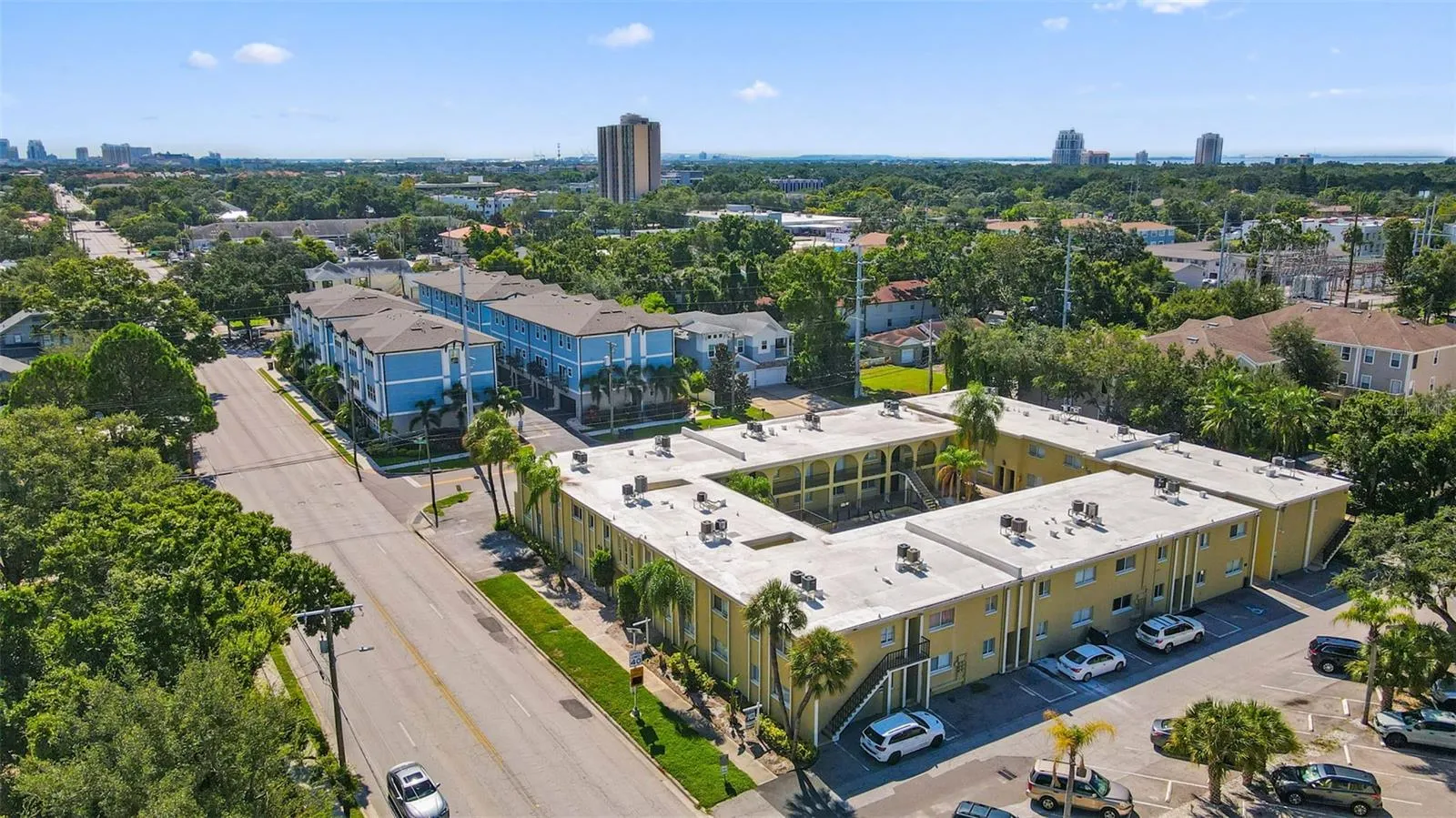 3206 W AZEELE ST #104, #104
