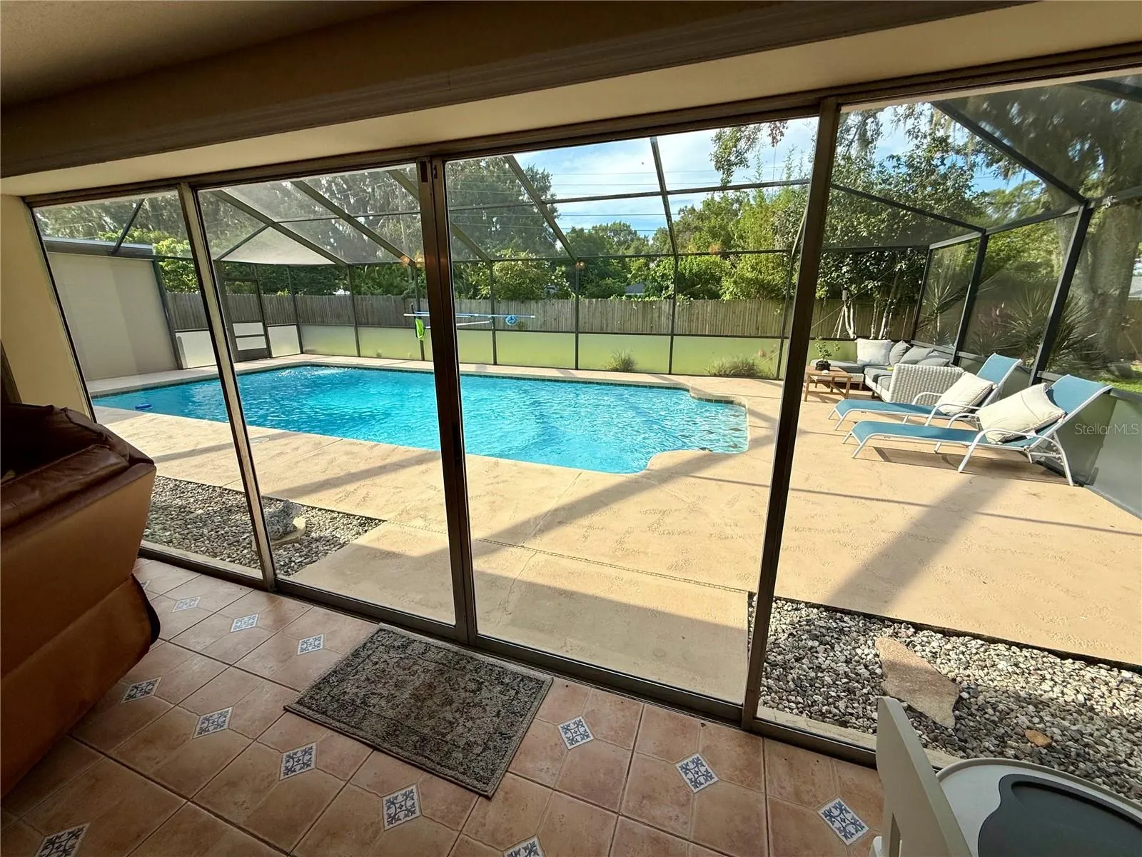 304 BLUEBIRD AVE