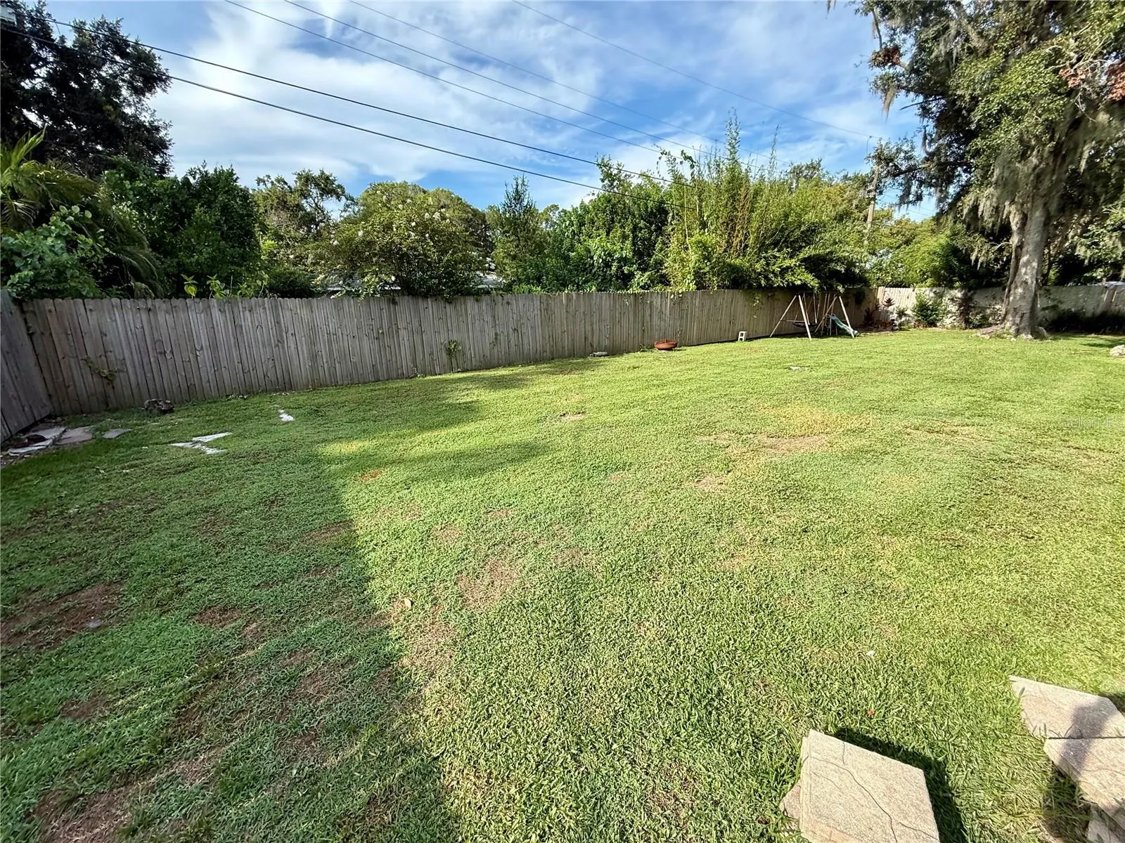 304 BLUEBIRD AVE