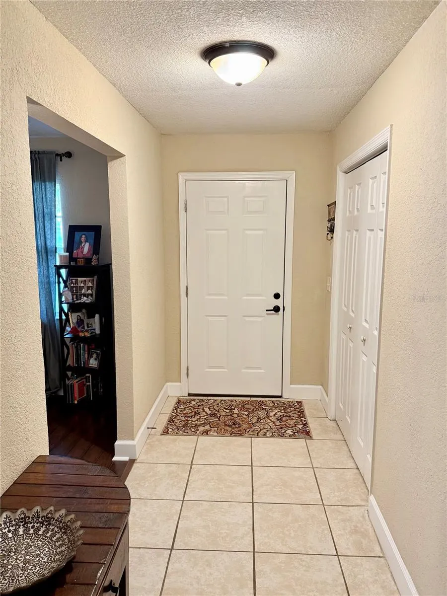 304 BLUEBIRD AVE