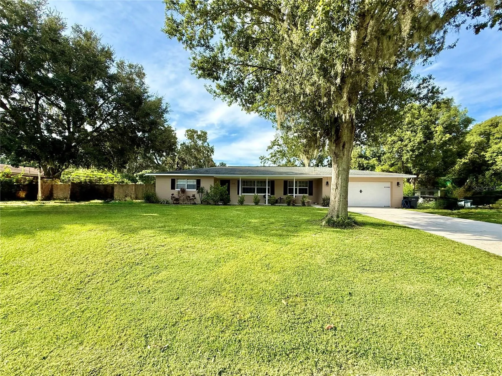 304 BLUEBIRD AVE