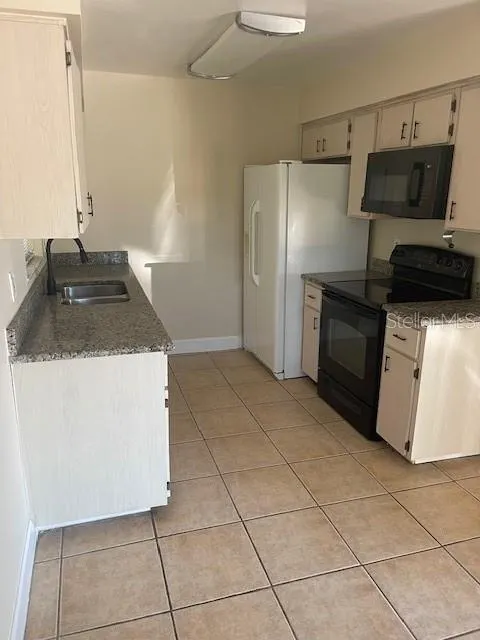 3573 BENITO JUAREZ CIR
