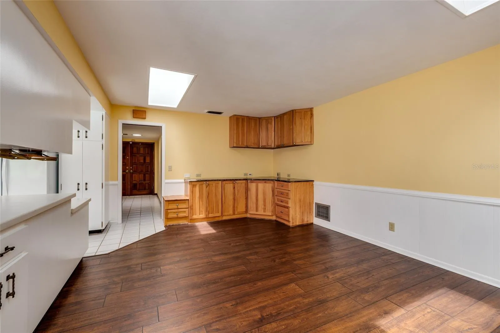 1027 GROVEWOOD CT