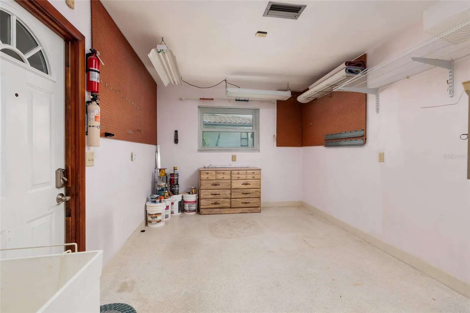 1027 GROVEWOOD CT
