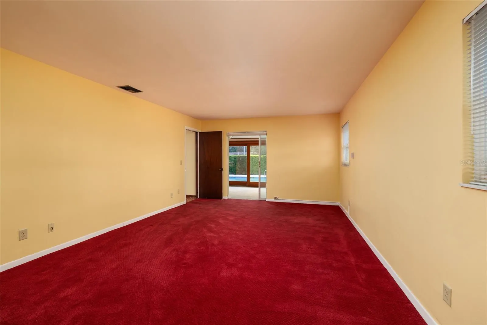 1027 GROVEWOOD CT