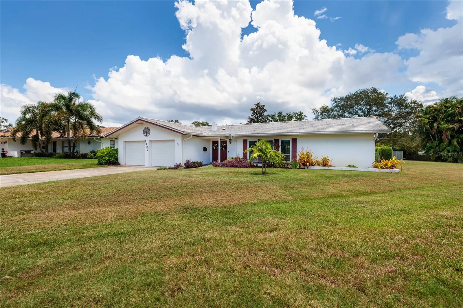 1027 GROVEWOOD CT