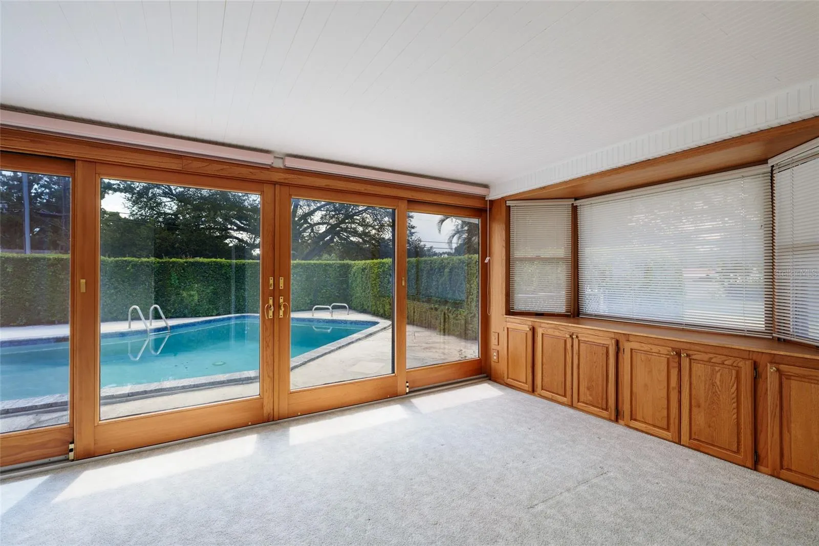 1027 GROVEWOOD CT