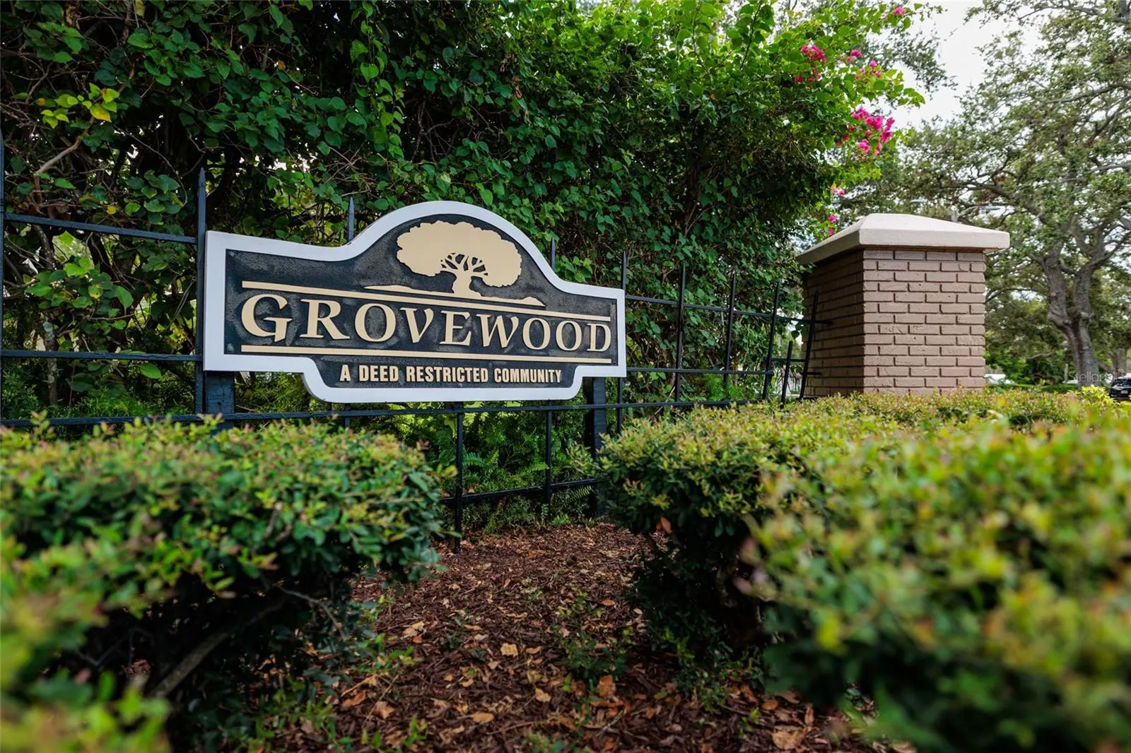 1027 GROVEWOOD CT