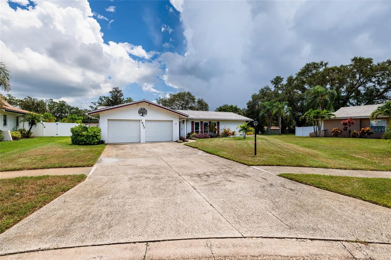 1027 GROVEWOOD CT