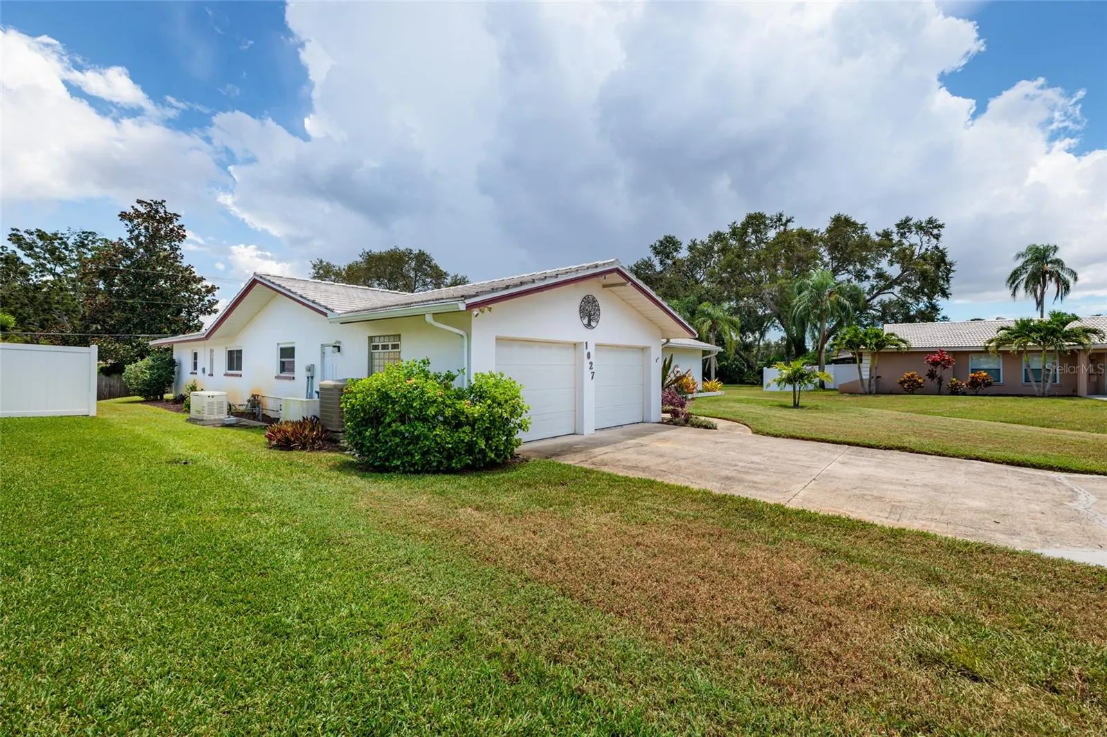 1027 GROVEWOOD CT