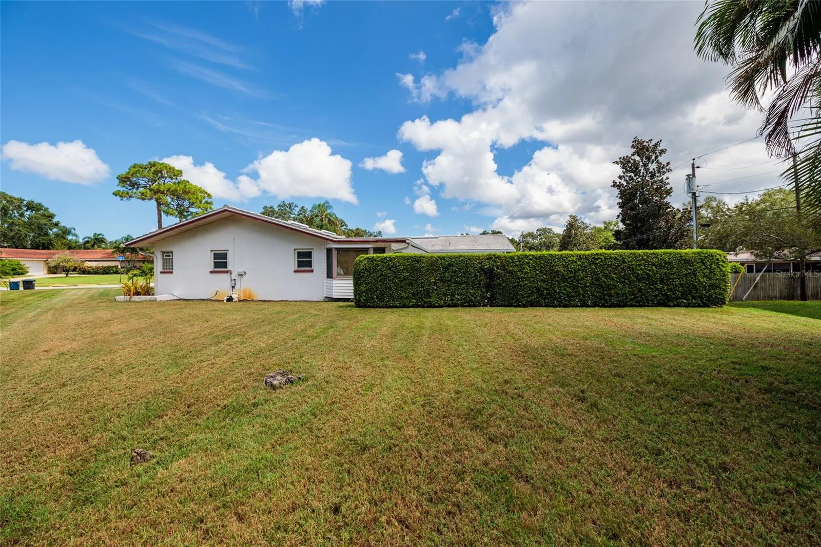 1027 GROVEWOOD CT