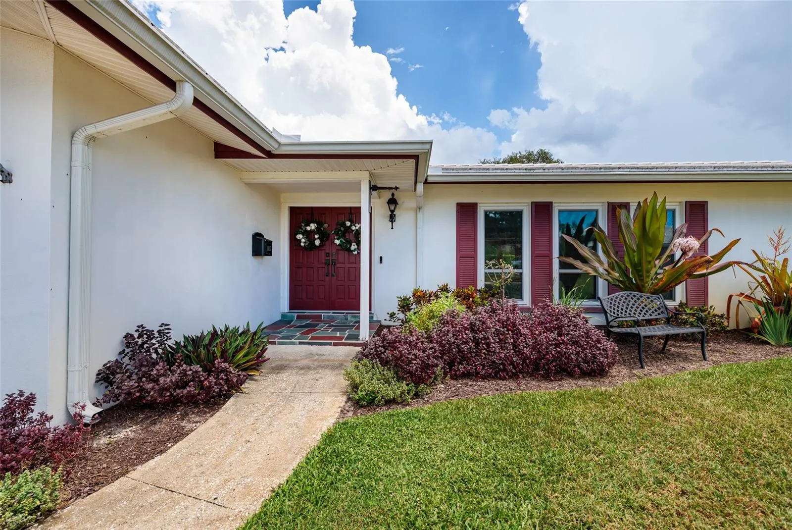 1027 GROVEWOOD CT