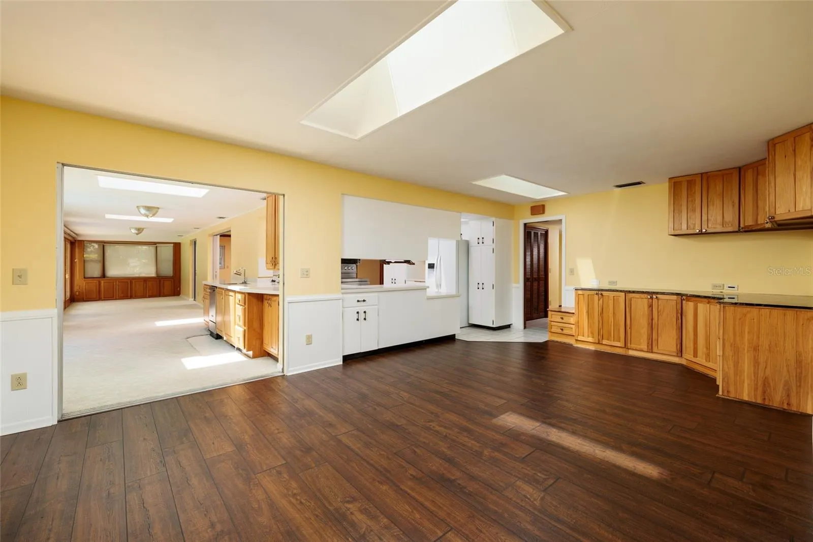 1027 GROVEWOOD CT