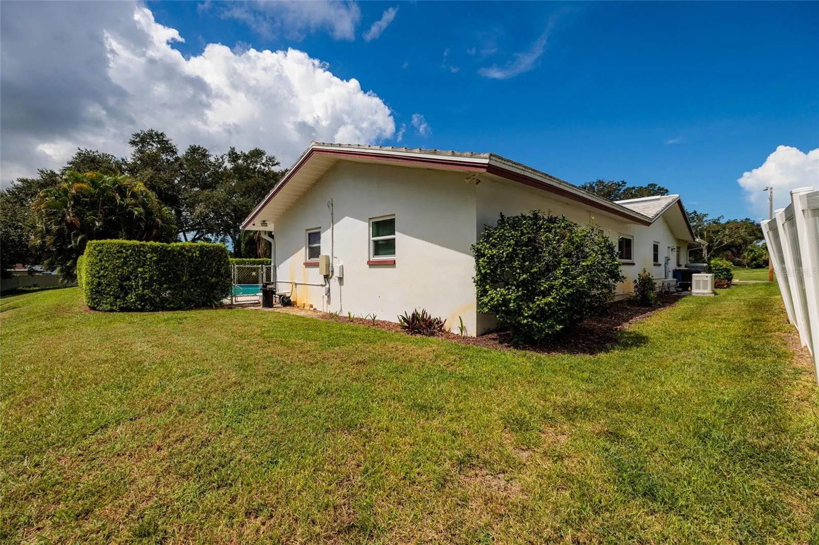 1027 GROVEWOOD CT
