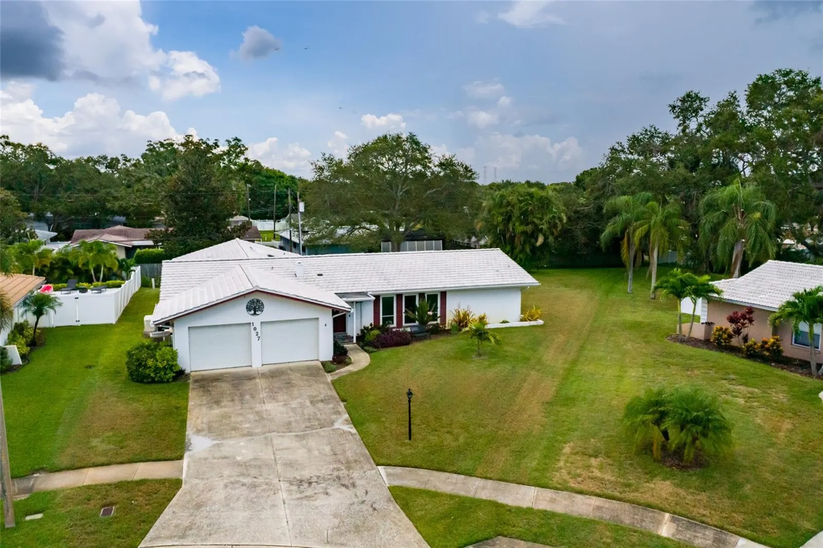 1027 GROVEWOOD CT