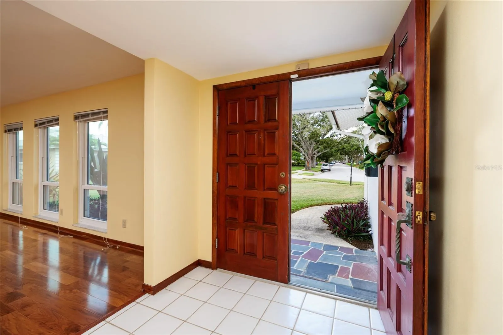 1027 GROVEWOOD CT