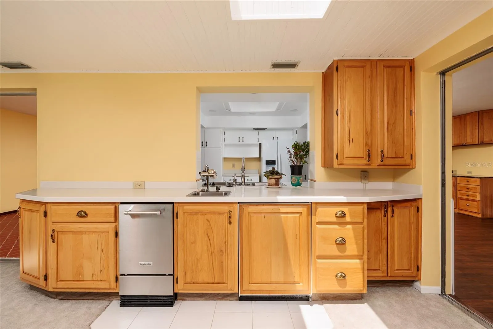 1027 GROVEWOOD CT
