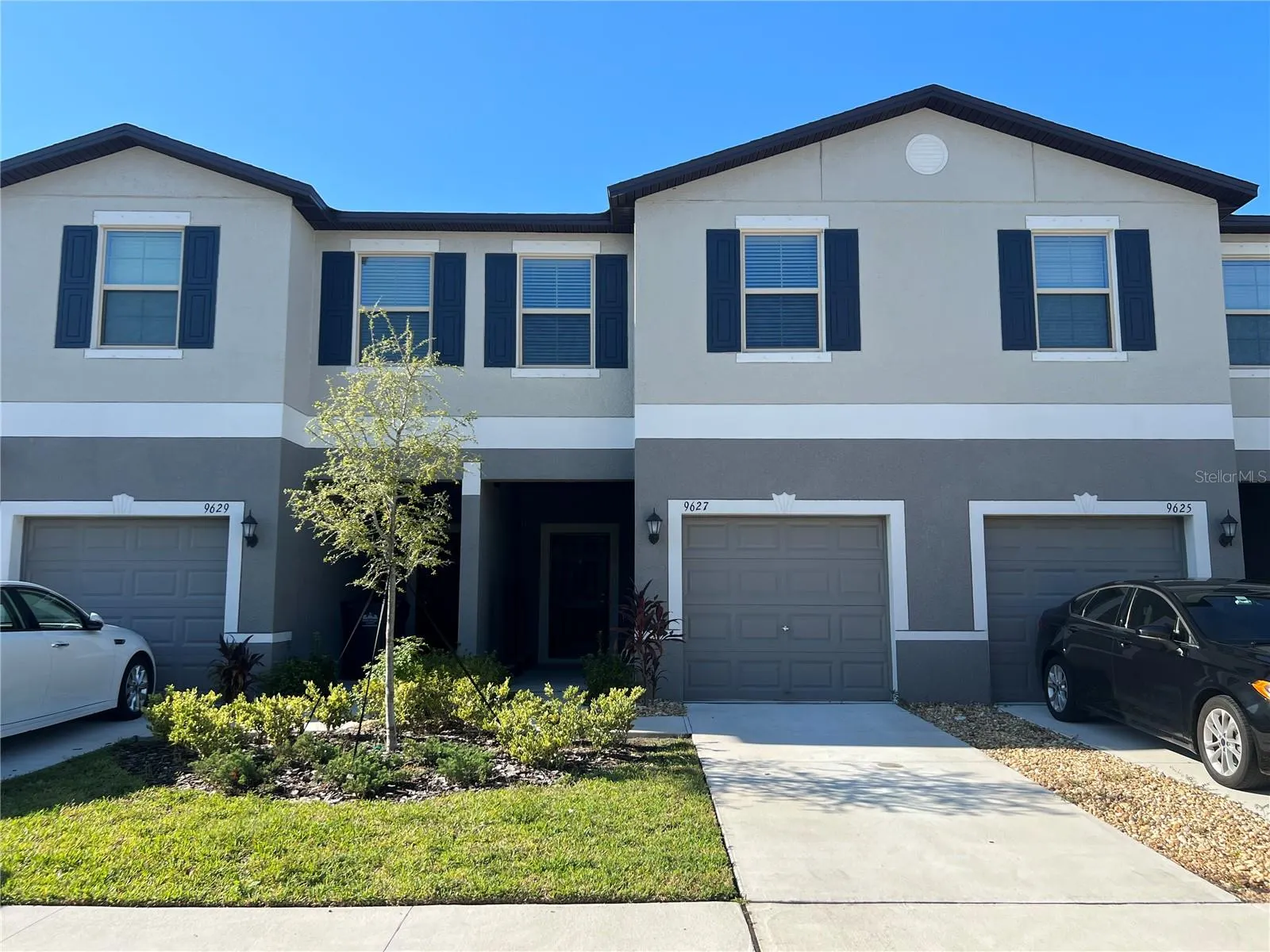 9627 PEMBROOKE PINES DR