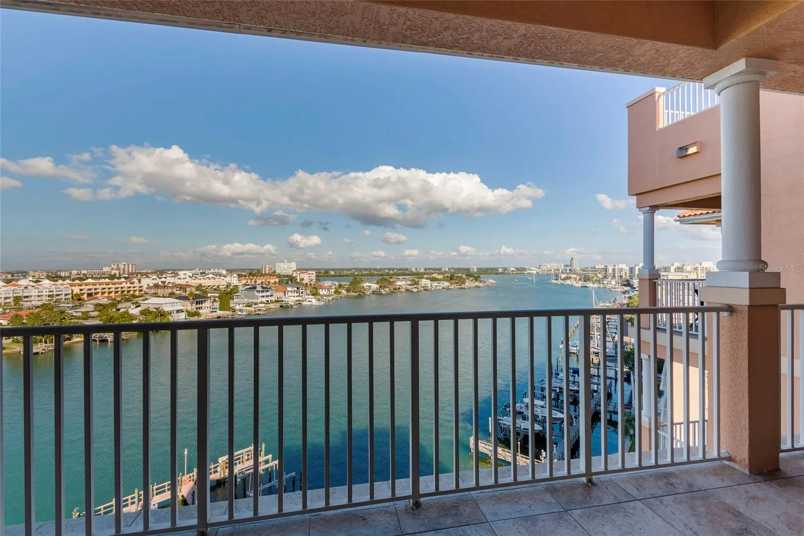 530 S GULFVIEW BLVD #805, #805